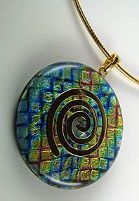 ElfenGlas� CELINE - Glasschmuck - Schmuck-Anh�nger (Donut) aus Glas mit Spirale. Modeschmuck in Fusing-Technik.