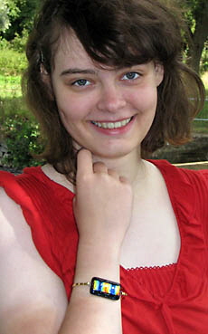 Irene  mit LEA-Armspange